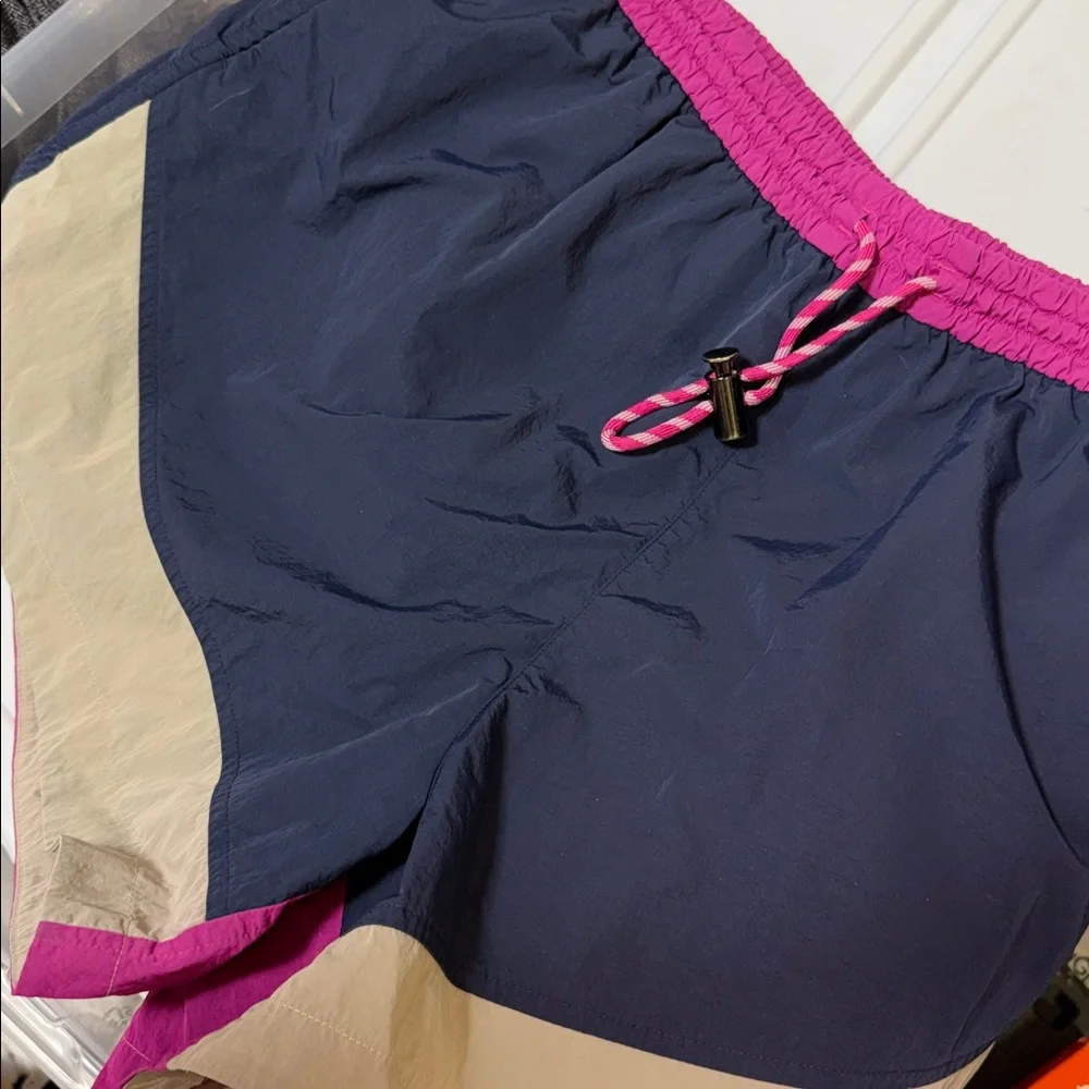 Lululemon Evergreen Shorts HR Drawcord ER Tie Logo Women Athletic Colorblock